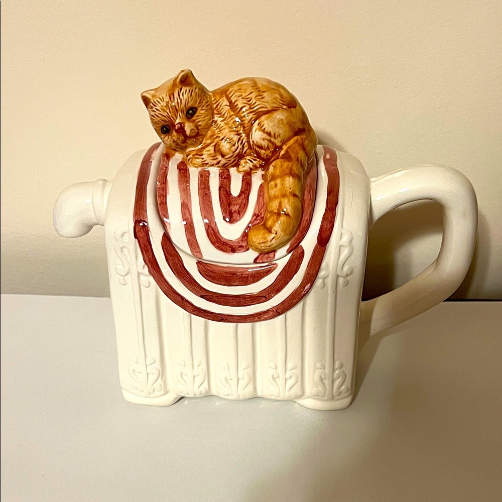Vintage 1980 Ceramic Teapot Ginger Cat Sleeping on Radiator. Like New